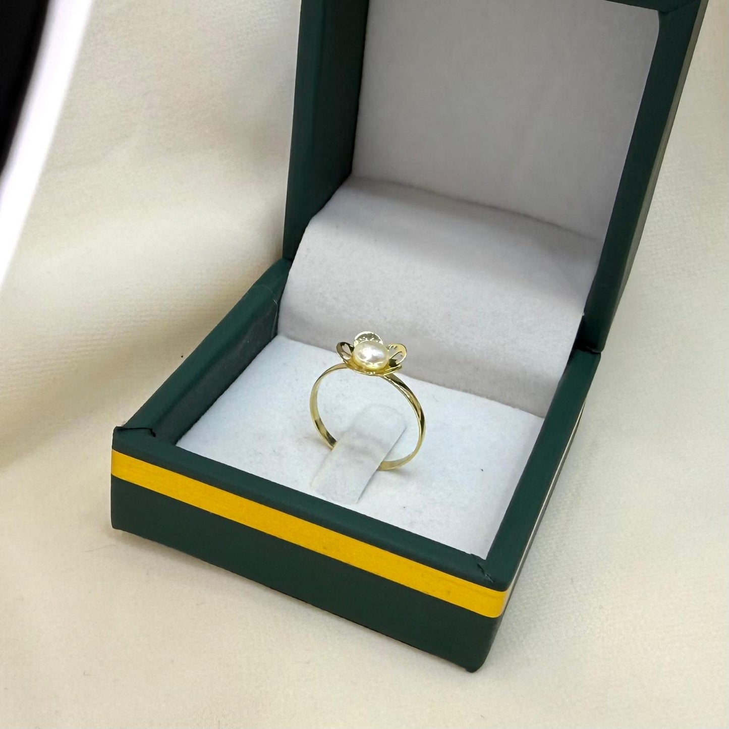 18k Gold Pearl Accent Ring – Unique One of a Kind