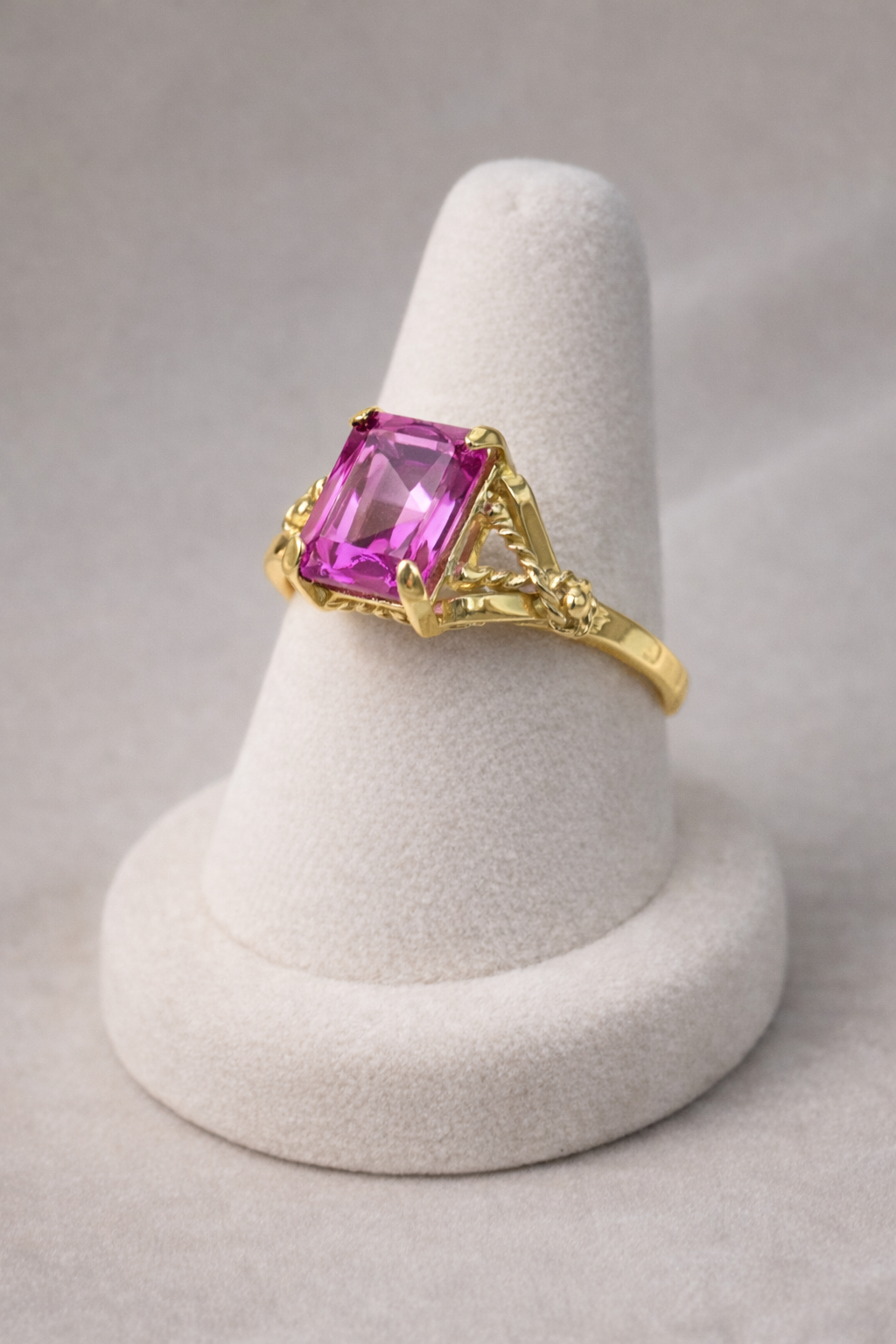 Bague en Or 18K Ornée d’une amethyste